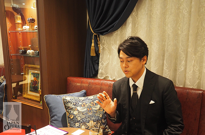 山本康寛氏